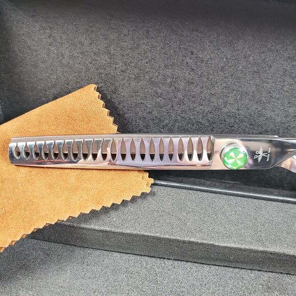 Professional Barber Hair Cutting Scissors/Shears (7-Inches) Stainless Steel - Picture 5 of 16